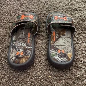 Boys Under Armour slides